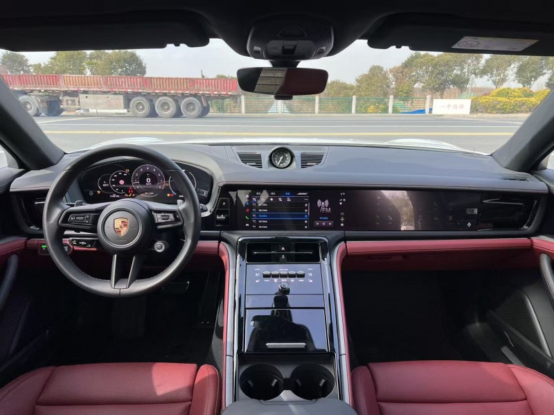 盐城25年保时捷帕拉梅拉7