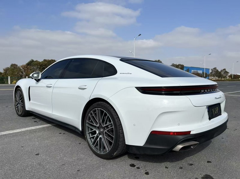 盐城25年保时捷帕拉梅拉8