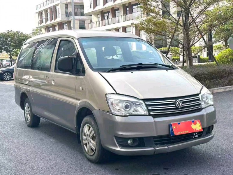 广州18年东风菱智2