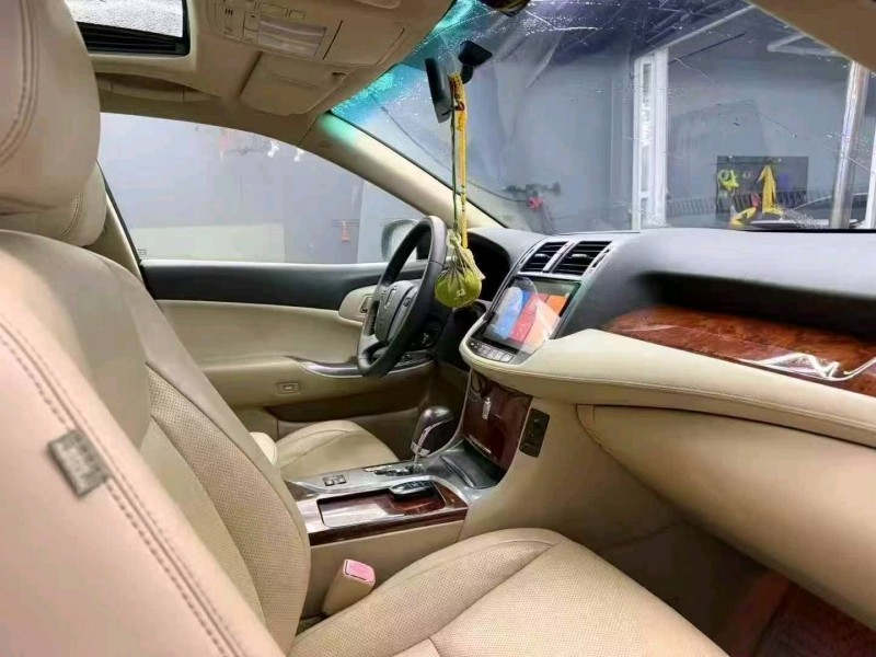 淄博13年丰田皇冠7