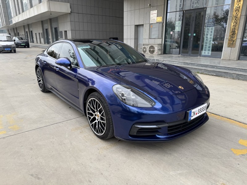 济宁18年保时捷帕拉梅拉2