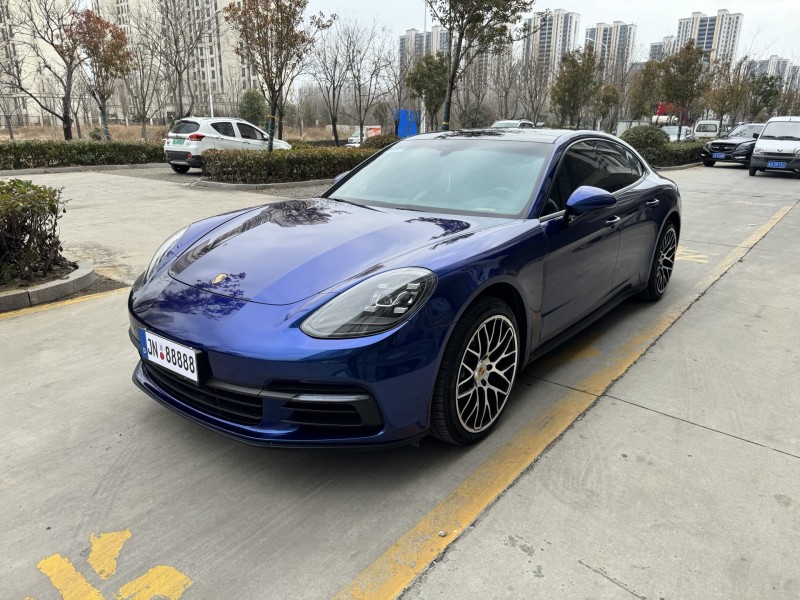 济宁18年保时捷帕拉梅拉3