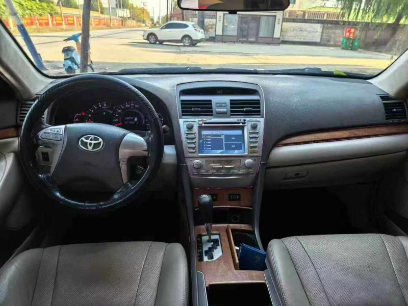 保定13年丰田凯美瑞5