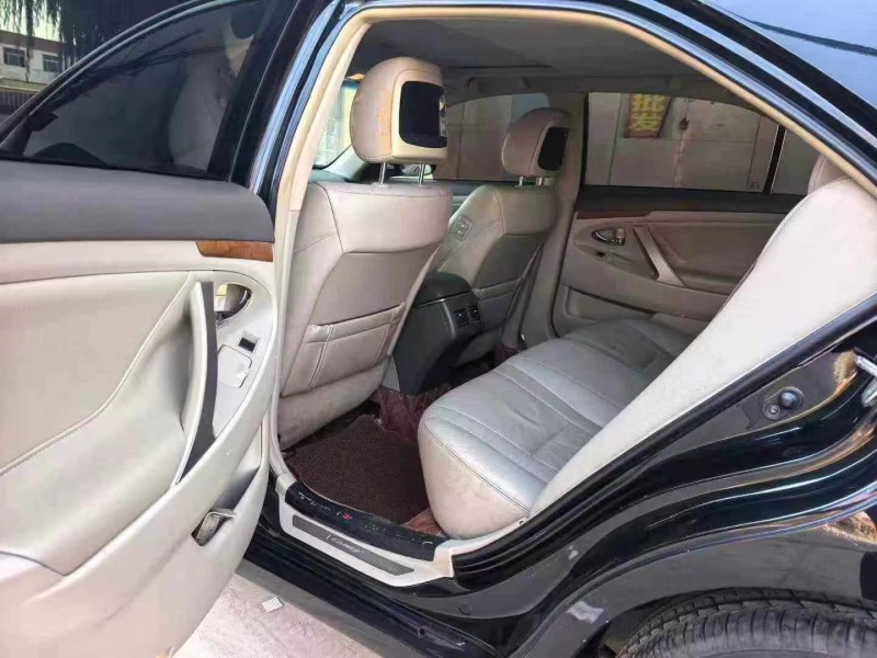 保定13年丰田凯美瑞6