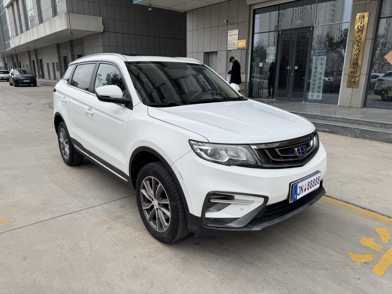 济宁19年吉利博越3