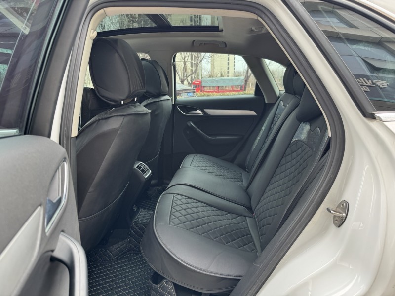 济宁19年奥迪Q36