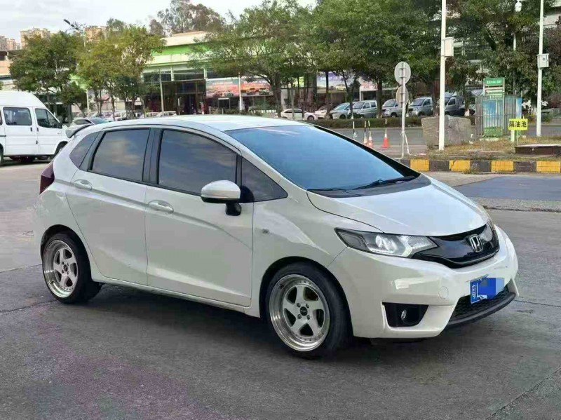 江门16年本田飞度3