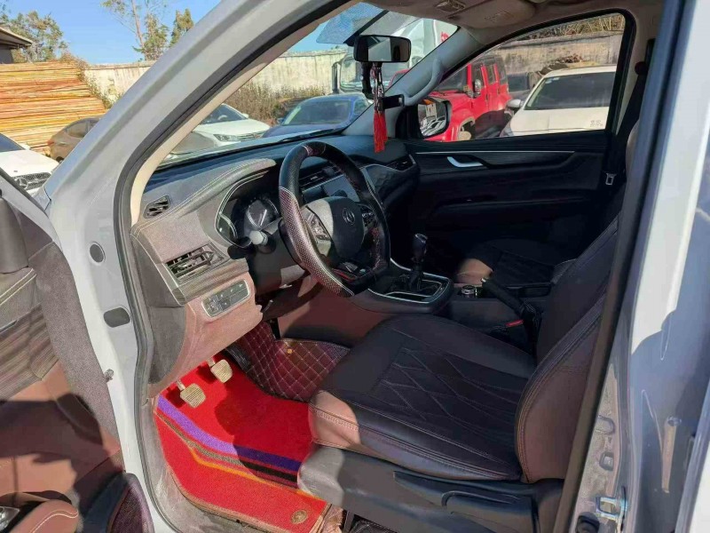 玉溪23年东风锐骐皮卡5