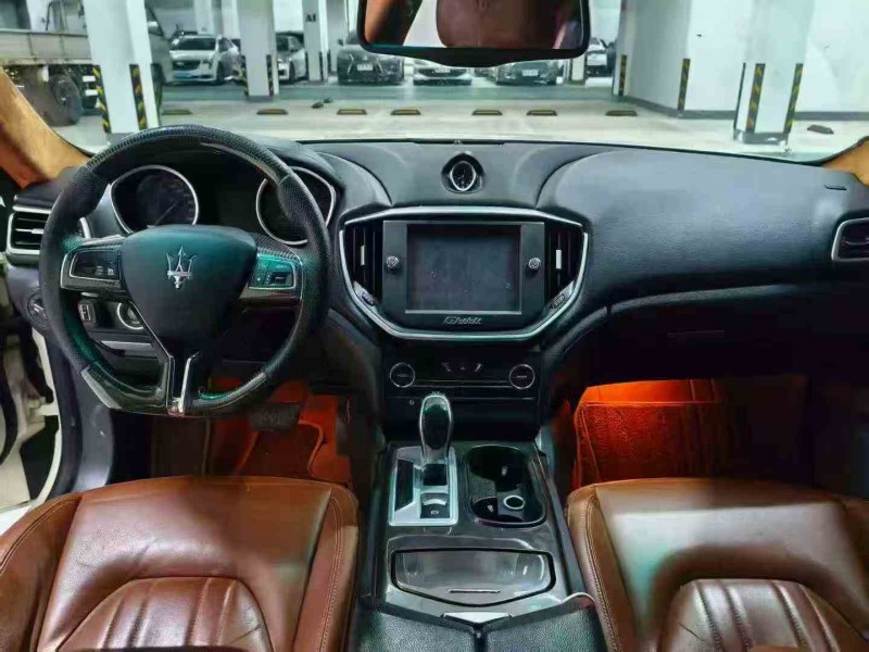 重庆16年玛莎拉蒂Ghibli4