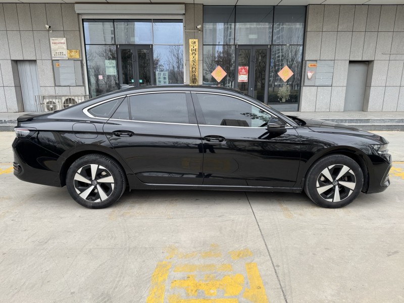 济宁24年大众迈腾8