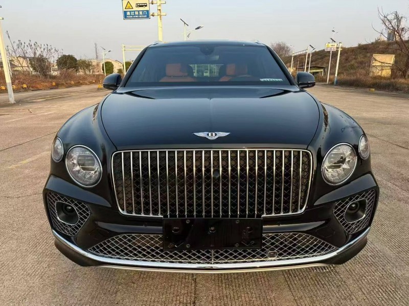 长沙24年宾利添越1