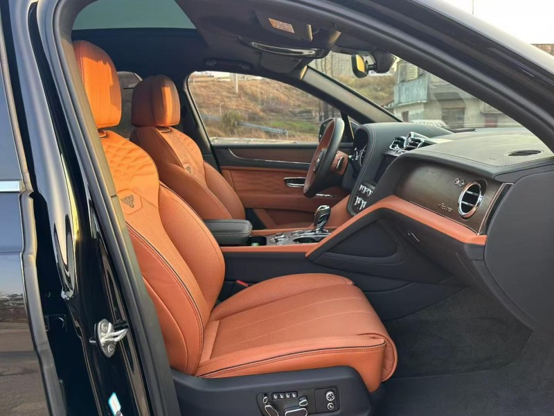 长沙24年宾利添越6