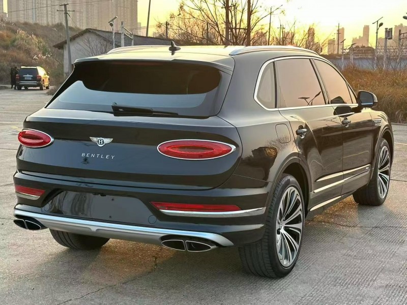 长沙24年宾利添越7