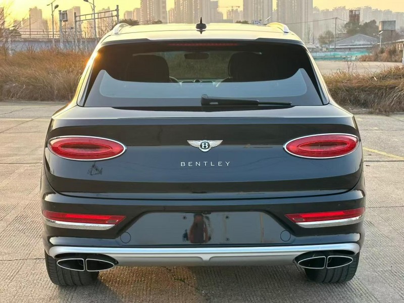 长沙24年宾利添越9