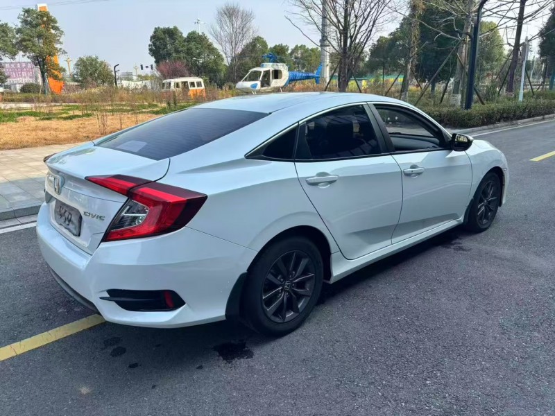 常德21年本田思域5