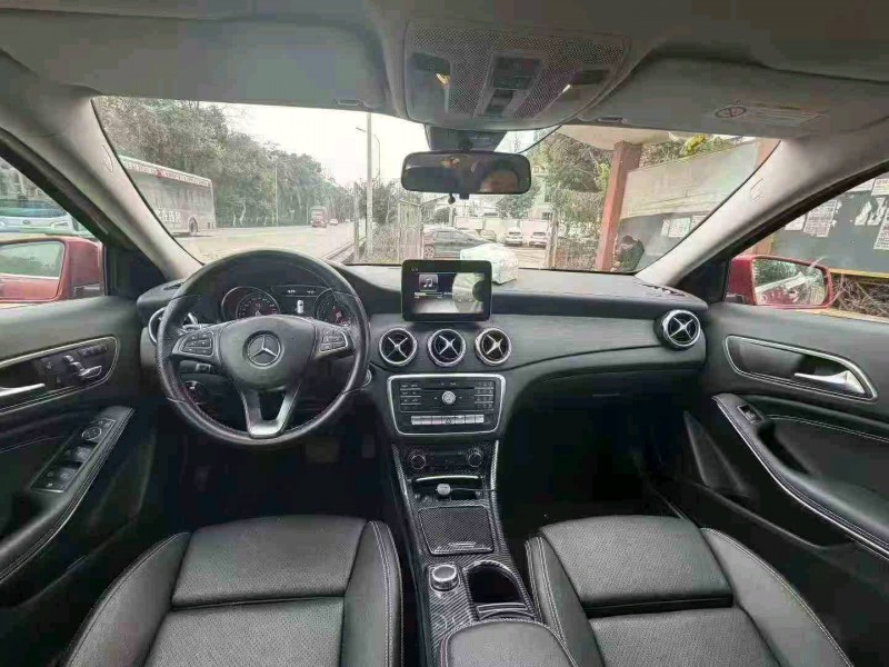 重庆17年奔驰GLA4