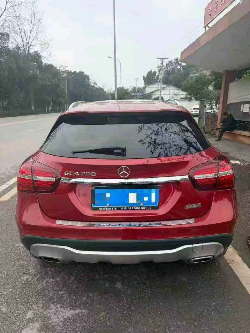 重庆17年奔驰GLA7