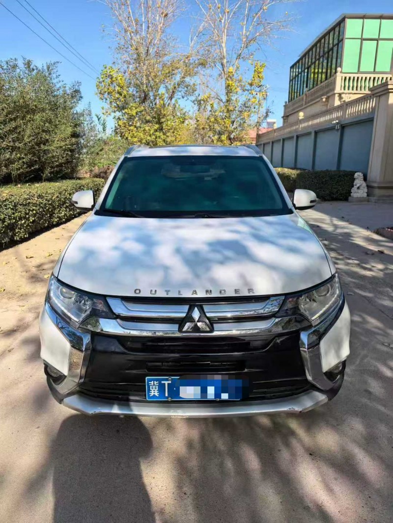 保定18年三菱欧蓝德1