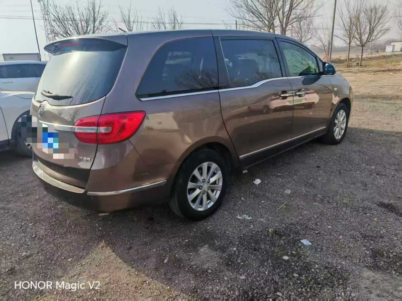 保定17年别克GL87