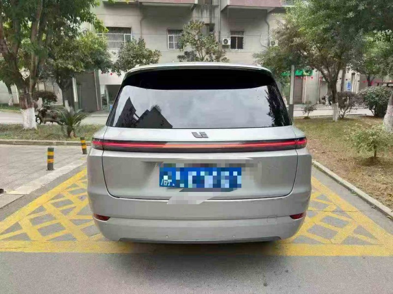 重庆23年理想L99