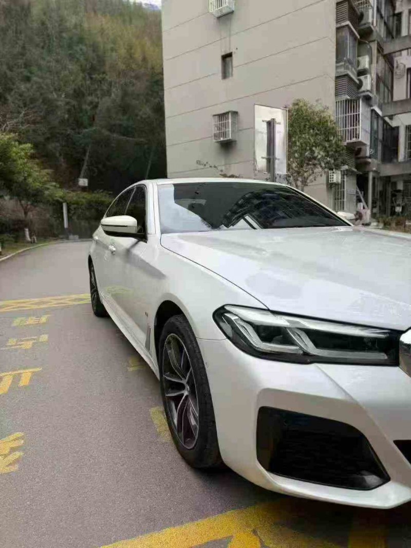 重庆22年宝马5系2