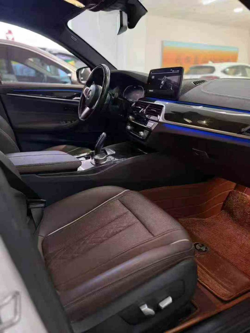 重庆22年宝马5系4