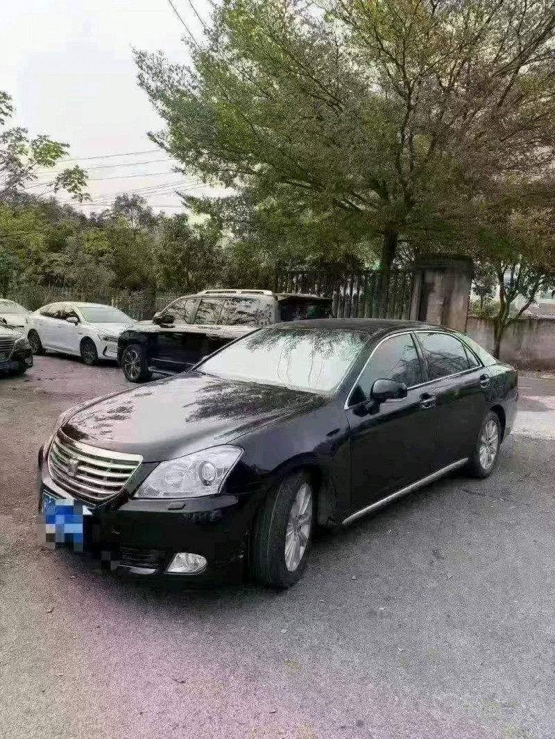 南宁10年丰田皇冠3