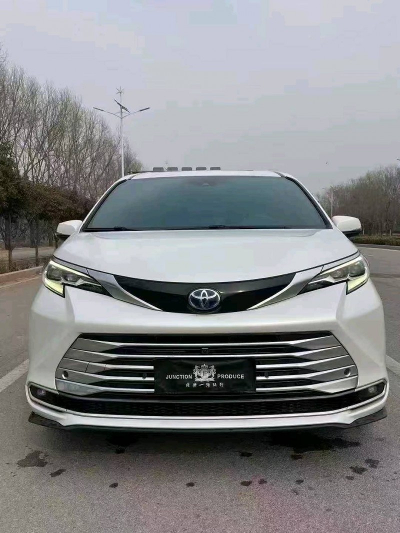 枣庄22年丰田塞纳1