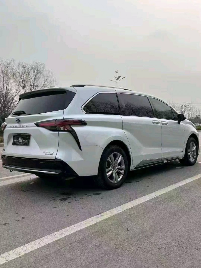 枣庄22年丰田塞纳4