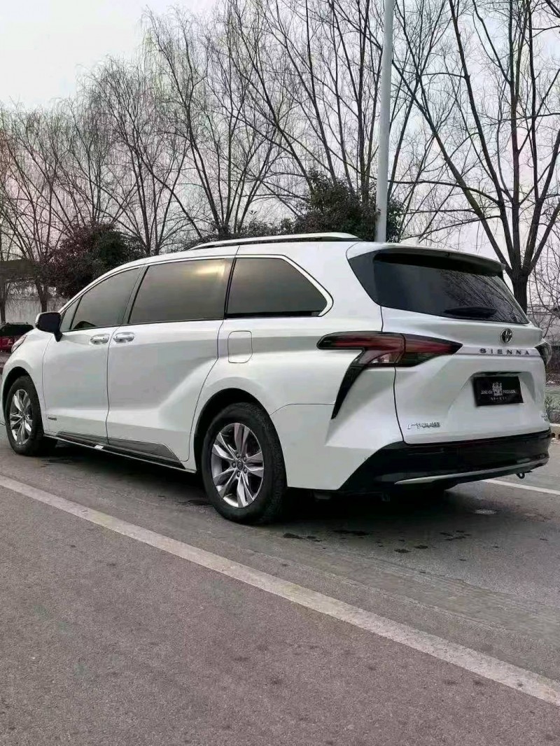 枣庄22年丰田塞纳5