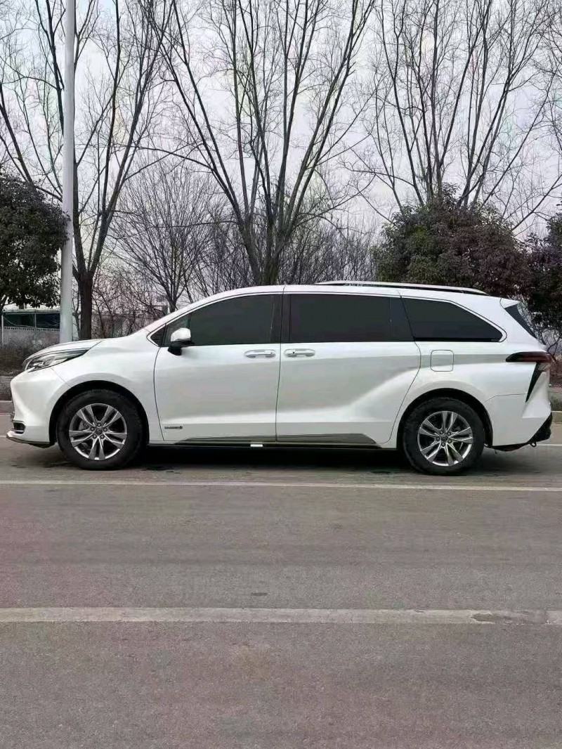 枣庄22年丰田塞纳6