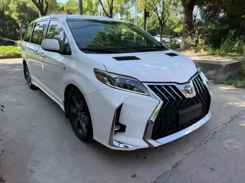 金华16年丰田塞纳1