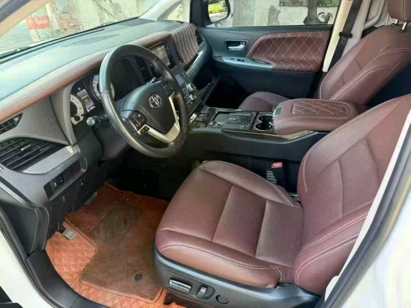 金华16年丰田塞纳2