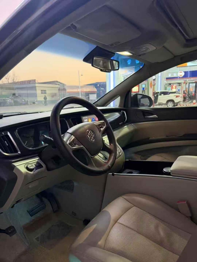 青岛13年别克GL84