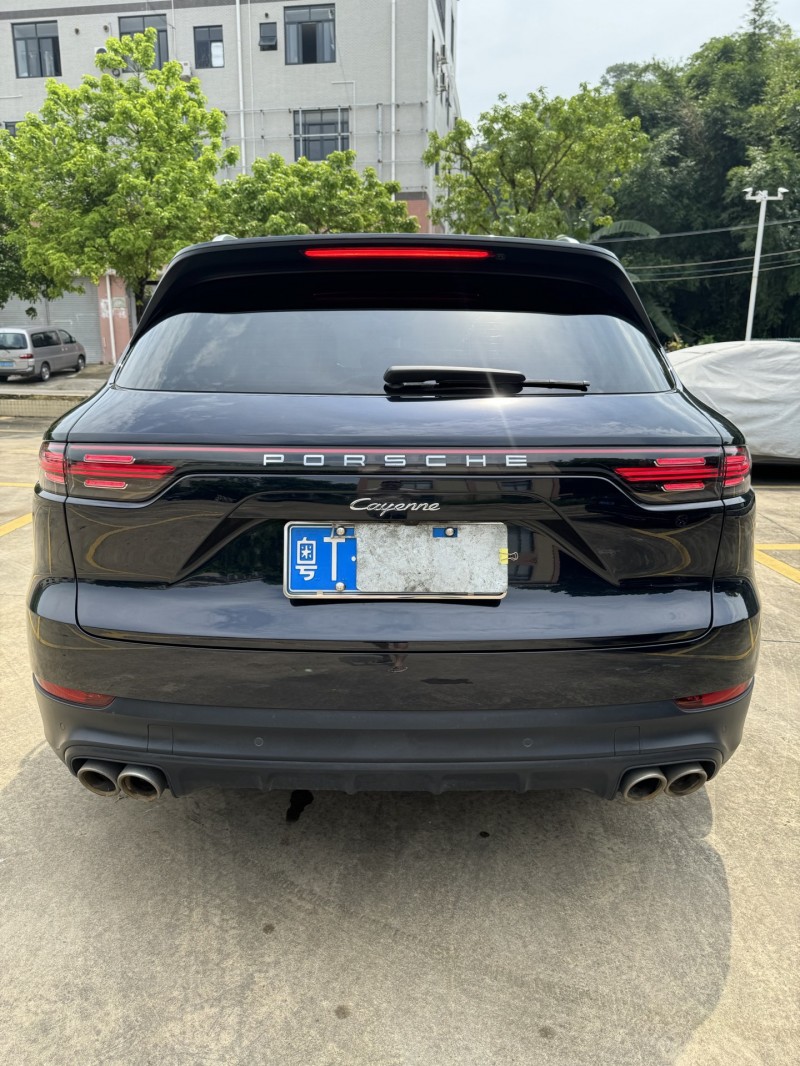 中山20年保时捷卡宴9