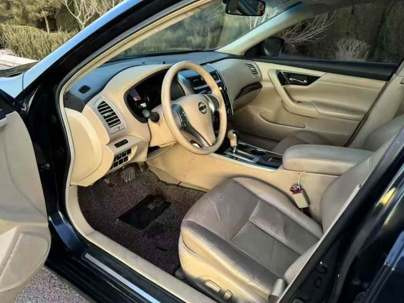 潍坊16年日产天籁4