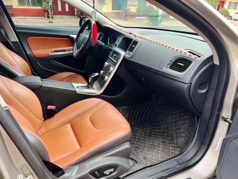 济宁16年沃尔沃S60L5