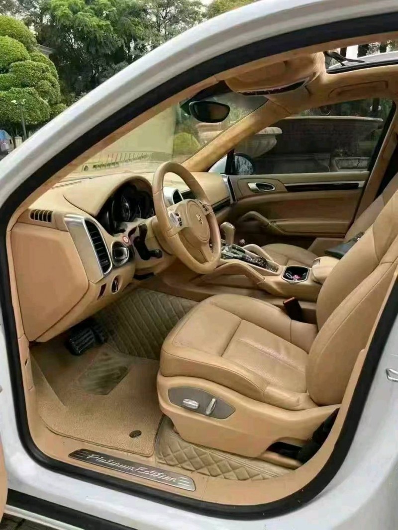 广州14年保时捷卡宴4