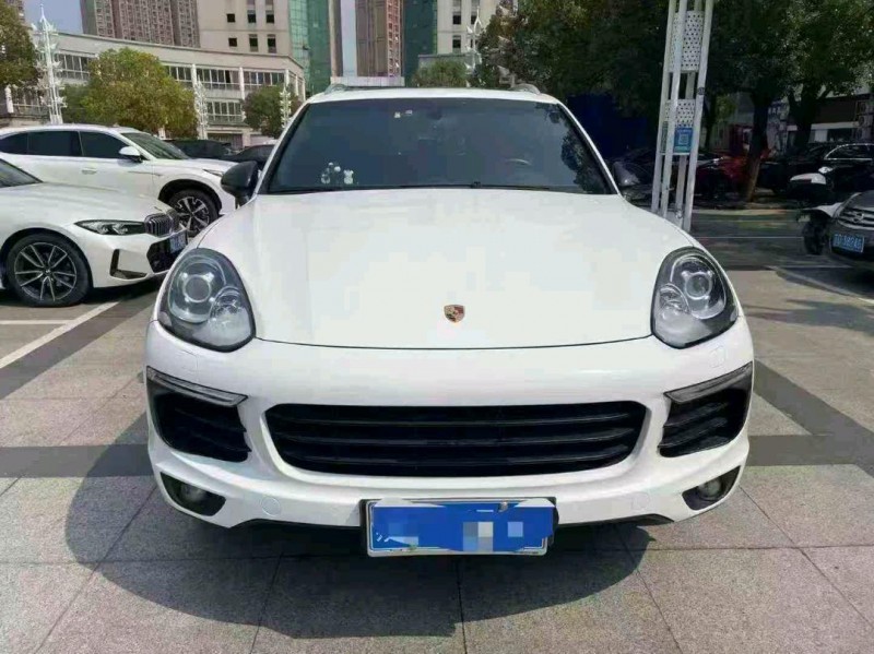 苏州17年保时捷卡宴1