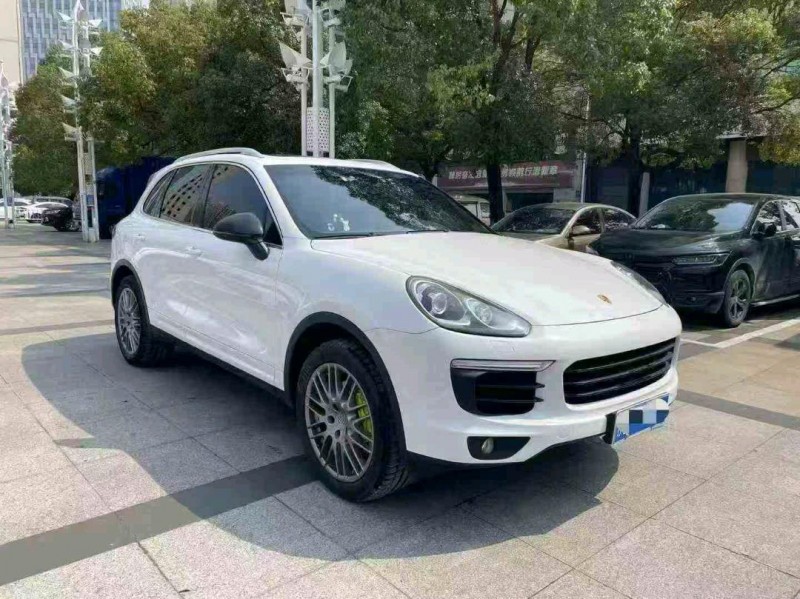 苏州17年保时捷卡宴2