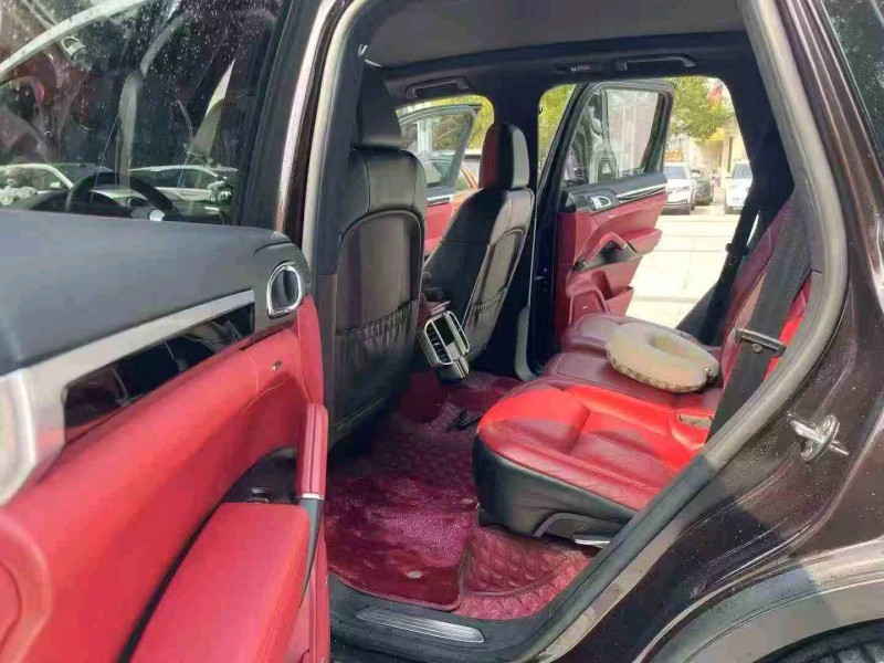 苏州17年保时捷卡宴6