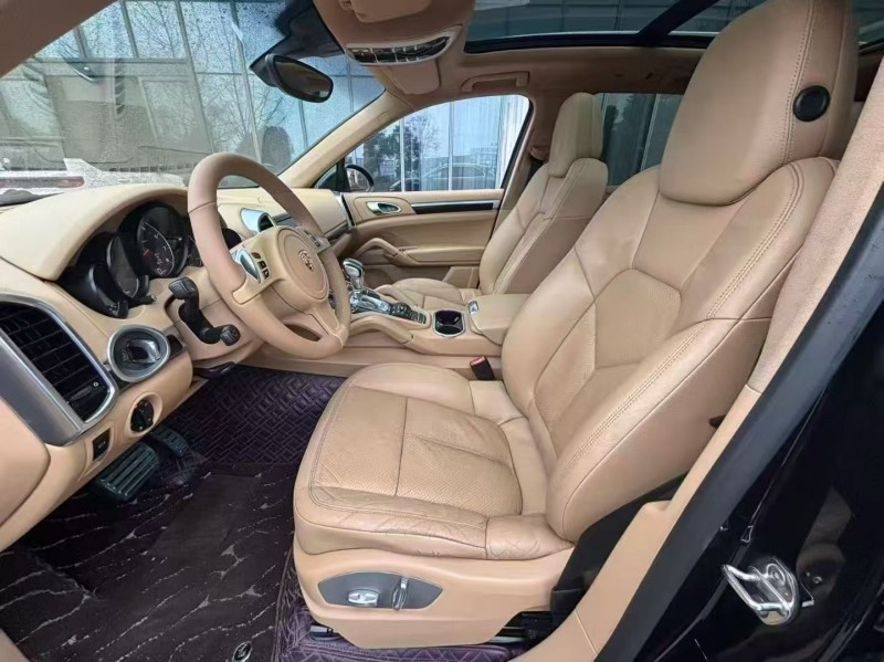 常德14年保时捷卡宴3