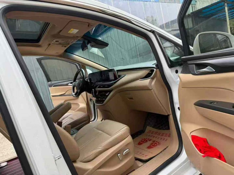 徐州21年别克GL86