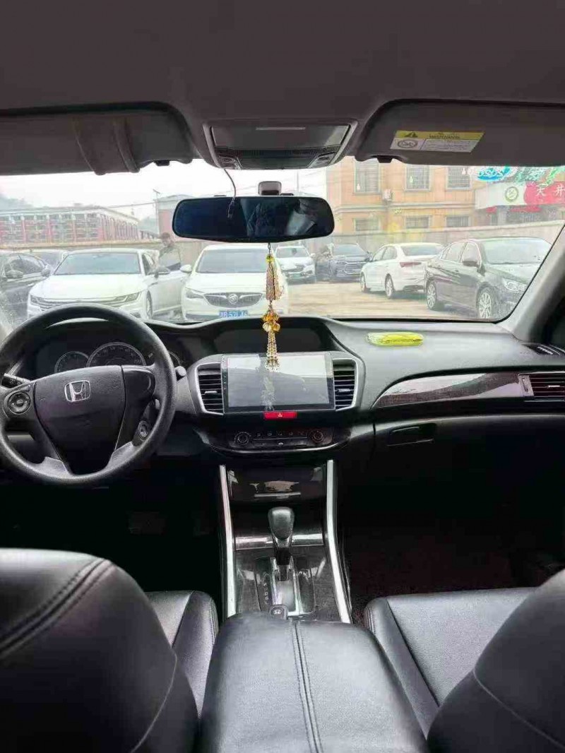 岳阳17年本田雅阁4
