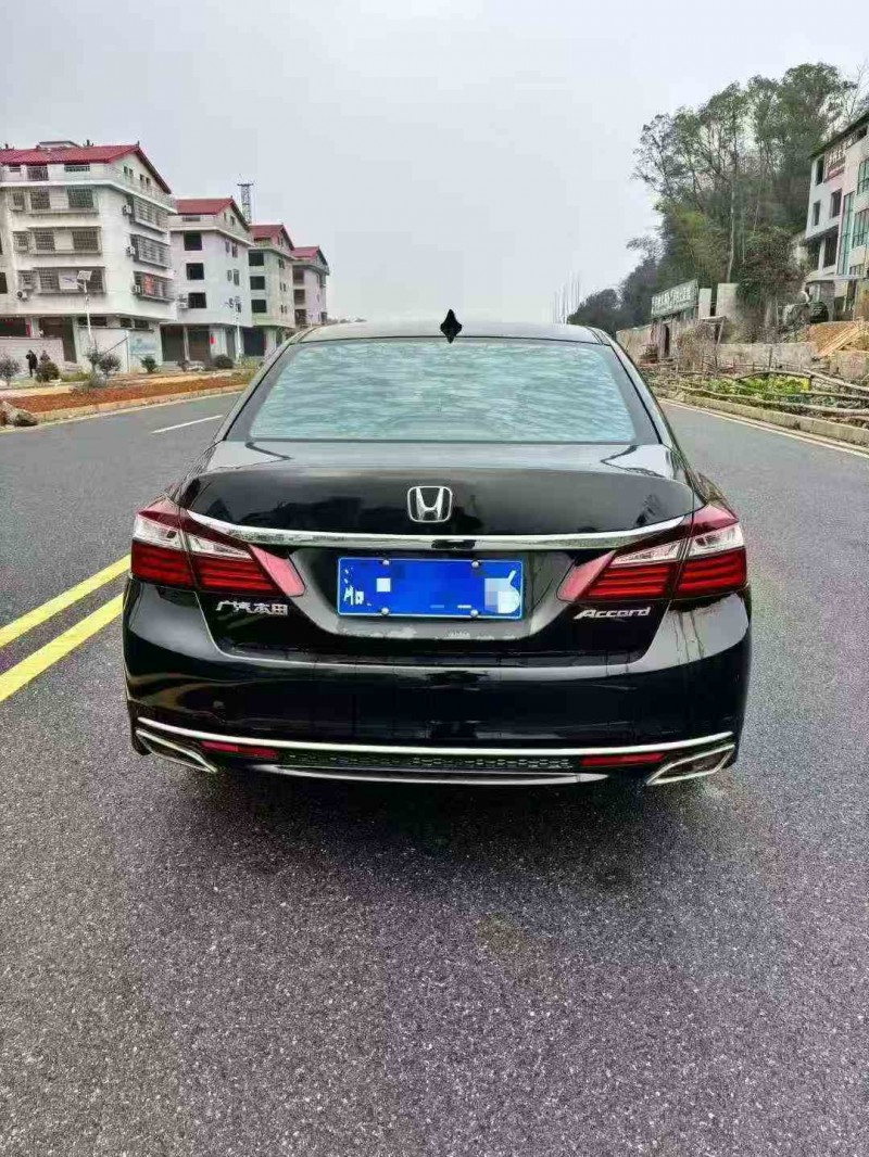 岳阳17年本田雅阁9