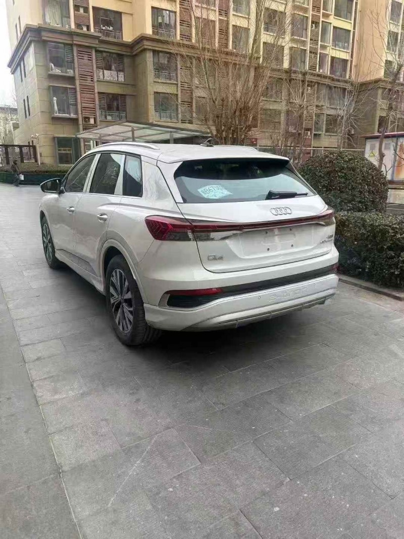 张家口26年奥迪Q47