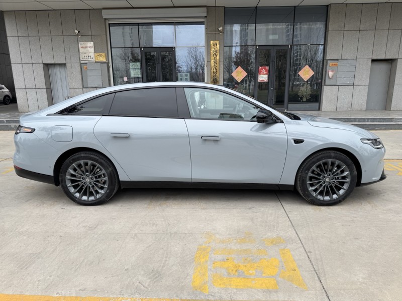 济宁25年零跑汽车C013