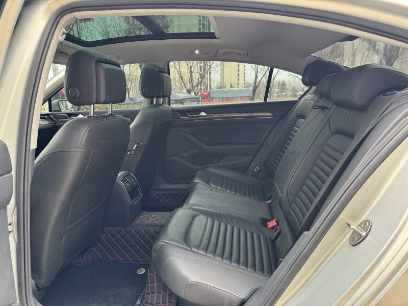 济宁19年大众迈腾5