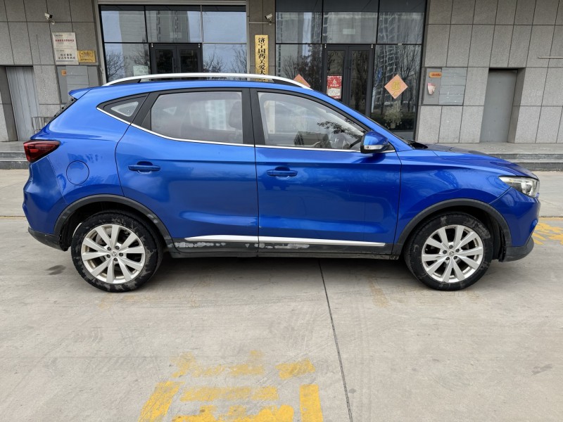 济宁17年名爵ZS8