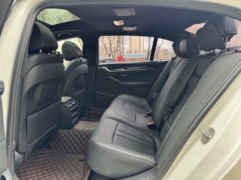 济宁18年宝马5系5